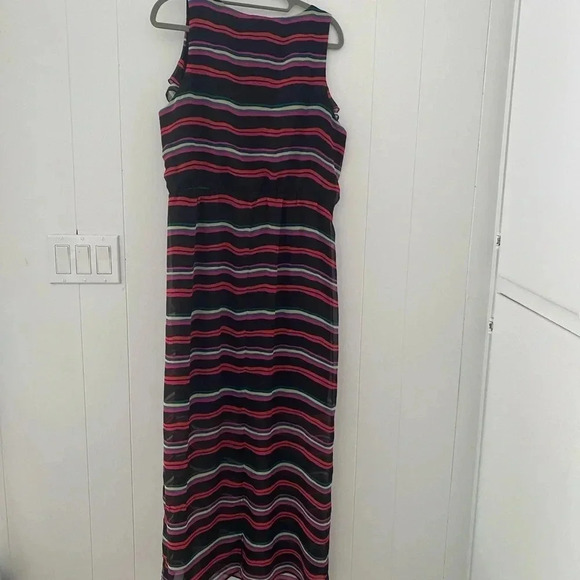 Milano Women's Sz 12 Black Maxi Dress with Pink Stripes V-Neck Lined L113 - Picture 3 of 4